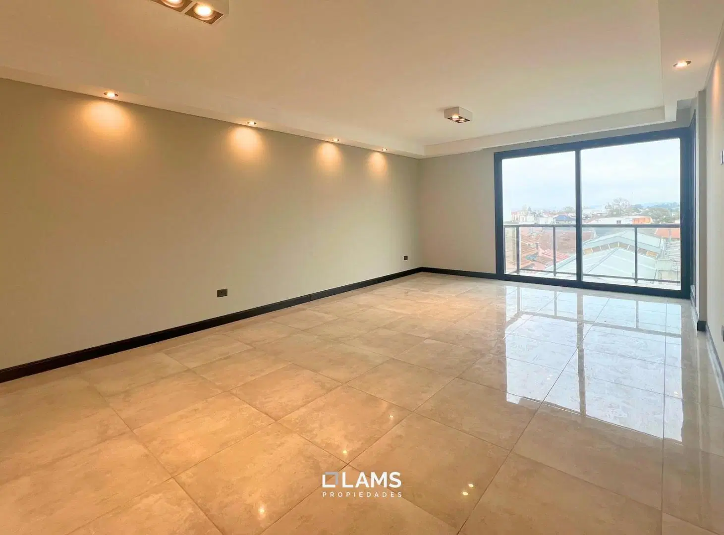 Venta - Piso 3 ambientes a Estrenar - San Jose 2