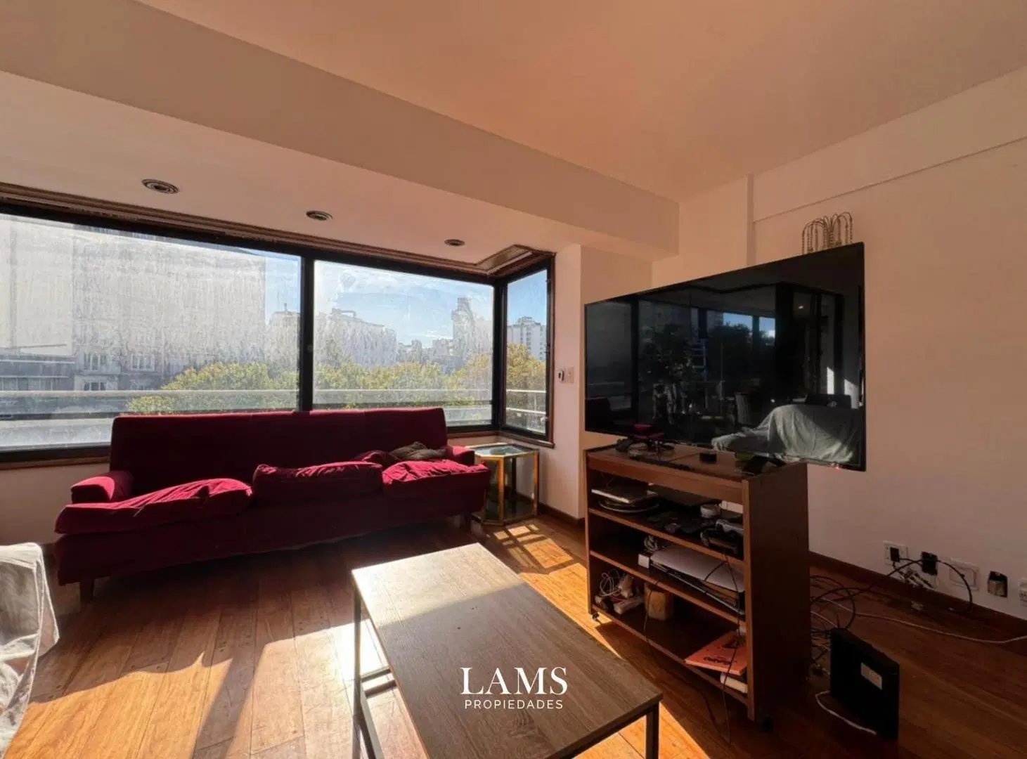 Venta - Importante piso 5 ambientes con cochera - Zona Centro 2