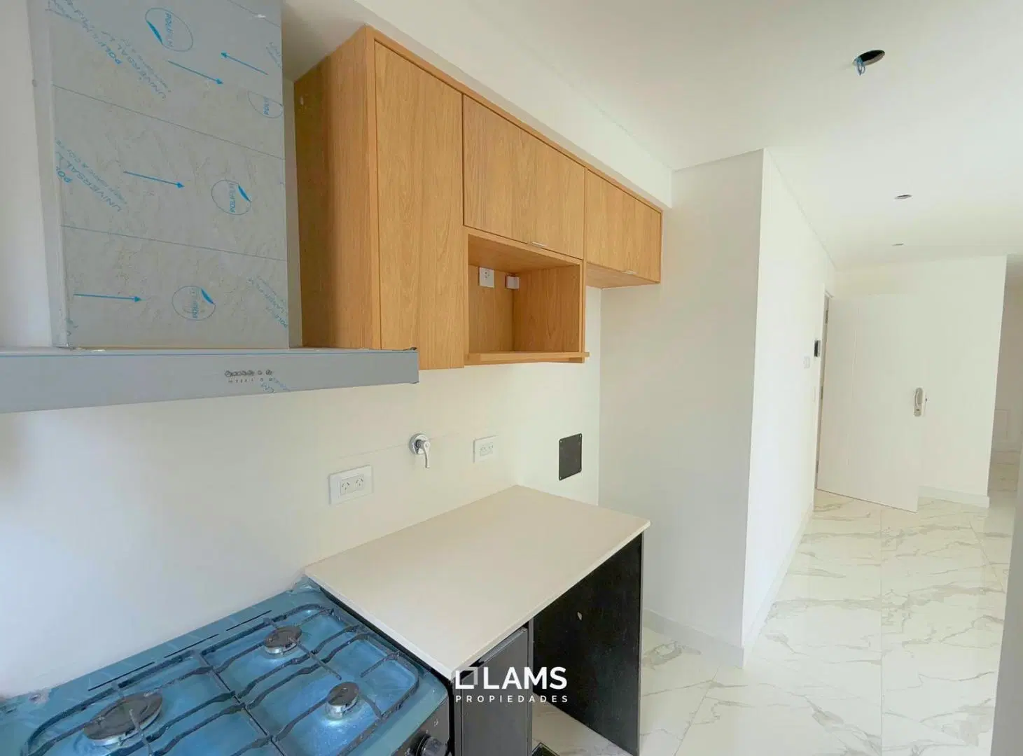 Departamento en Venta a Extrenar a la Calle con Cochera 3