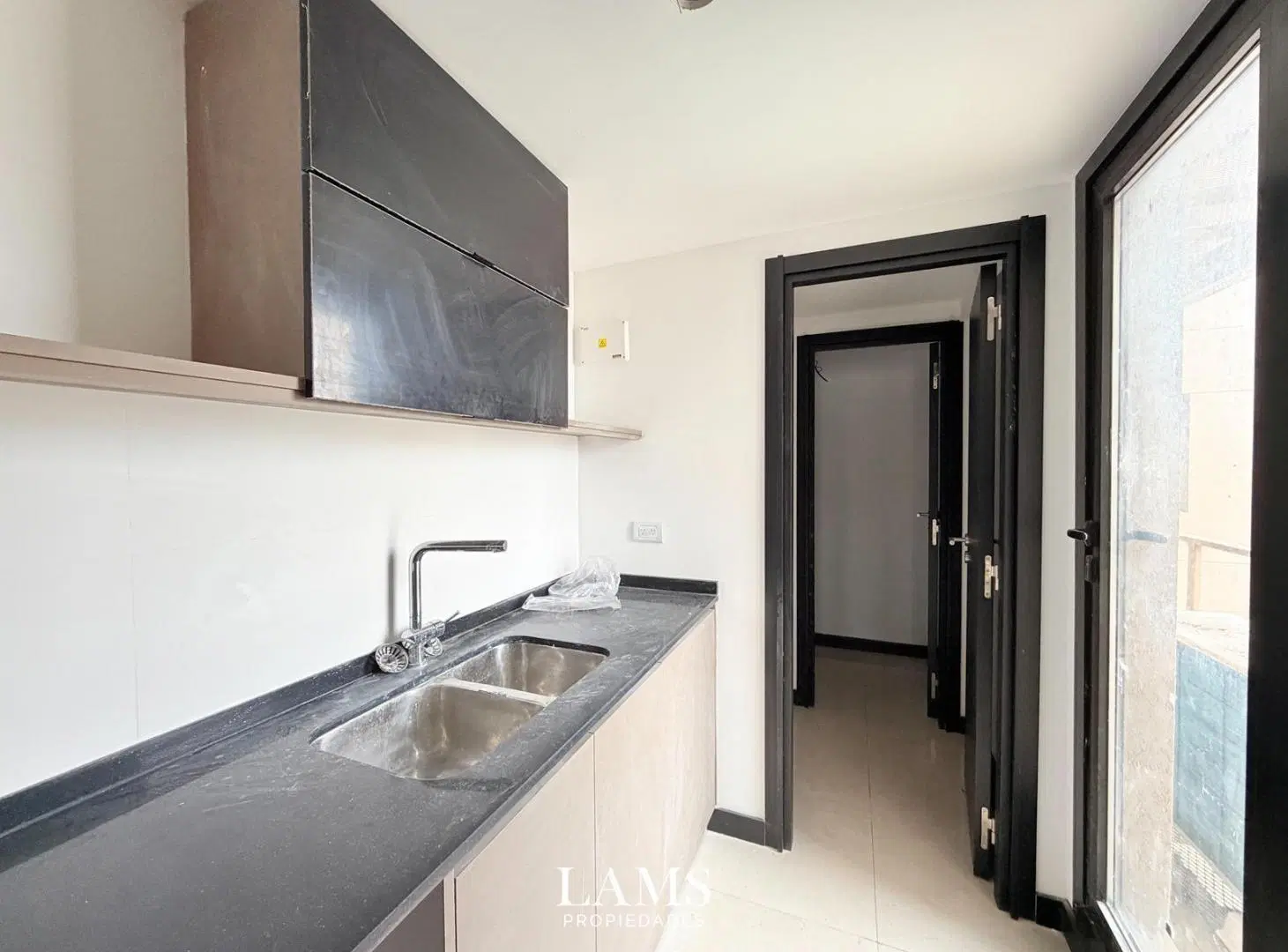 Oficina en venta a estrenar - Zona centro 8