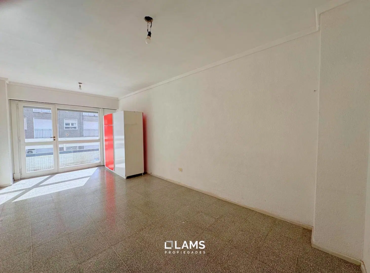Monoambiente en Alquiler 24 meses - Con Balcon al frente - Plaza Colón 2
