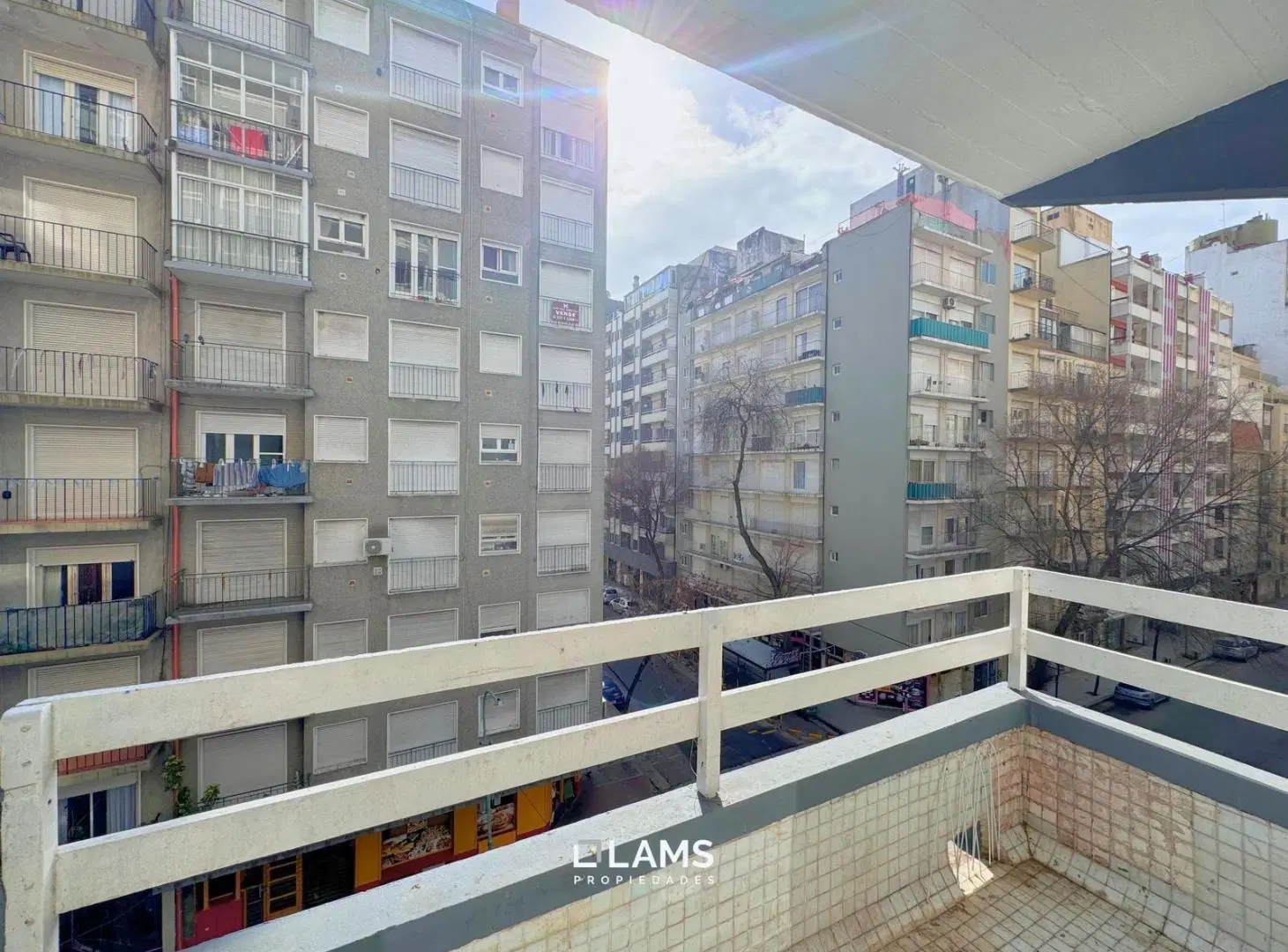 Monoambiente en Alquiler 24 meses - Con Balcon al frente - Plaza Colón 8