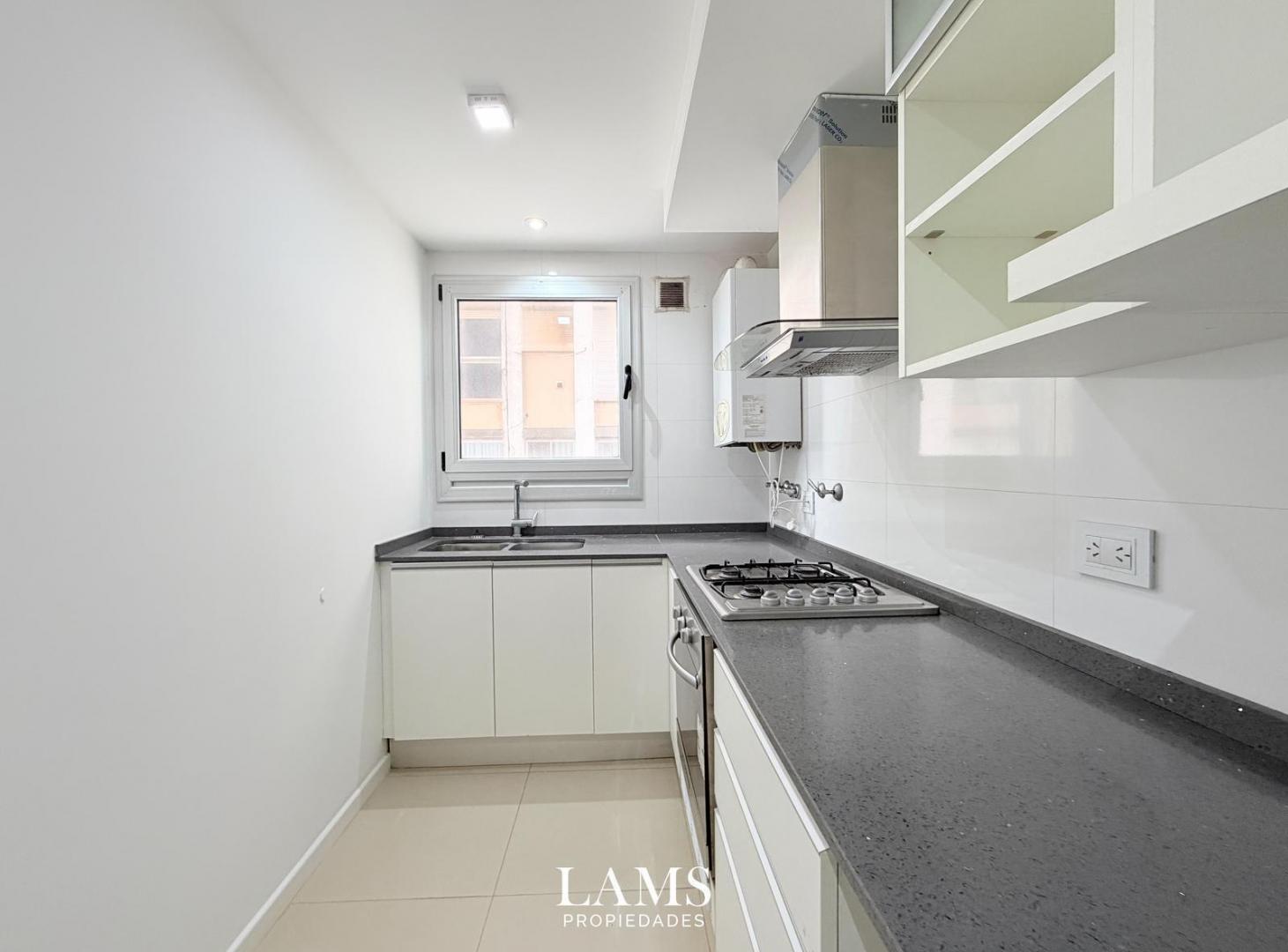 Foto de Departamento en Venta - 3 ambientes con cochera - Zona Torreón - Frente, imagen 1