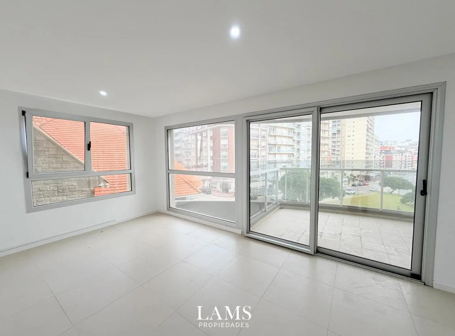 Departamento en Venta - 3 ambientes con cochera - Zona Torreón - Frente al mar 5