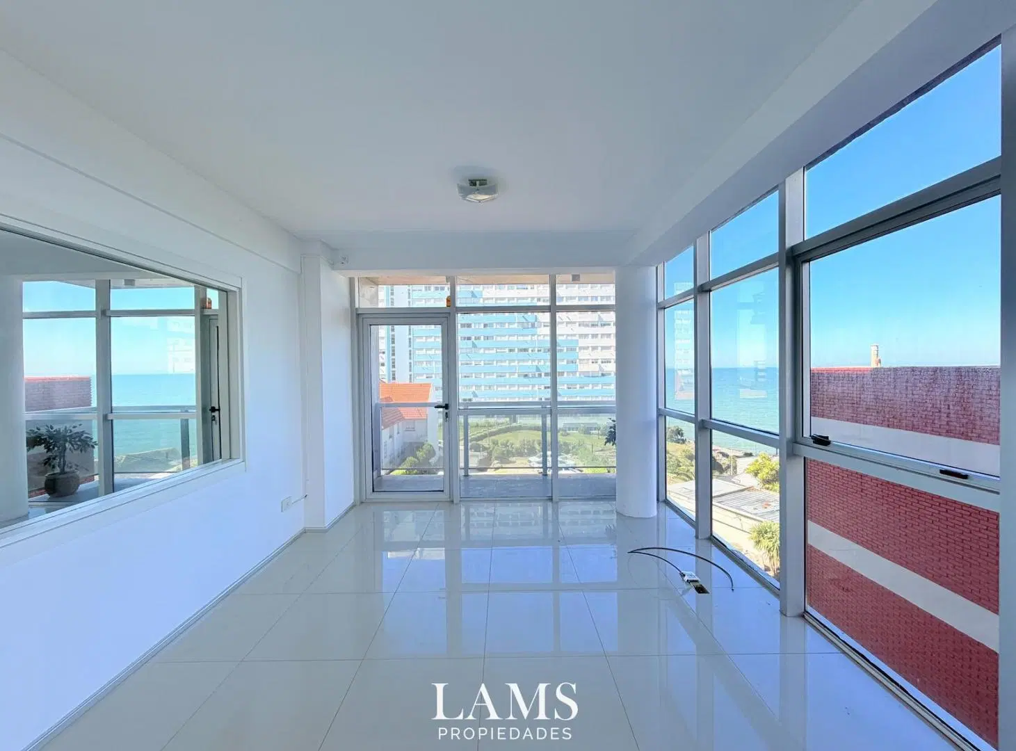 Alquiler permanente -  Departamento 3 amb con vista al mar - Playa Chica 4