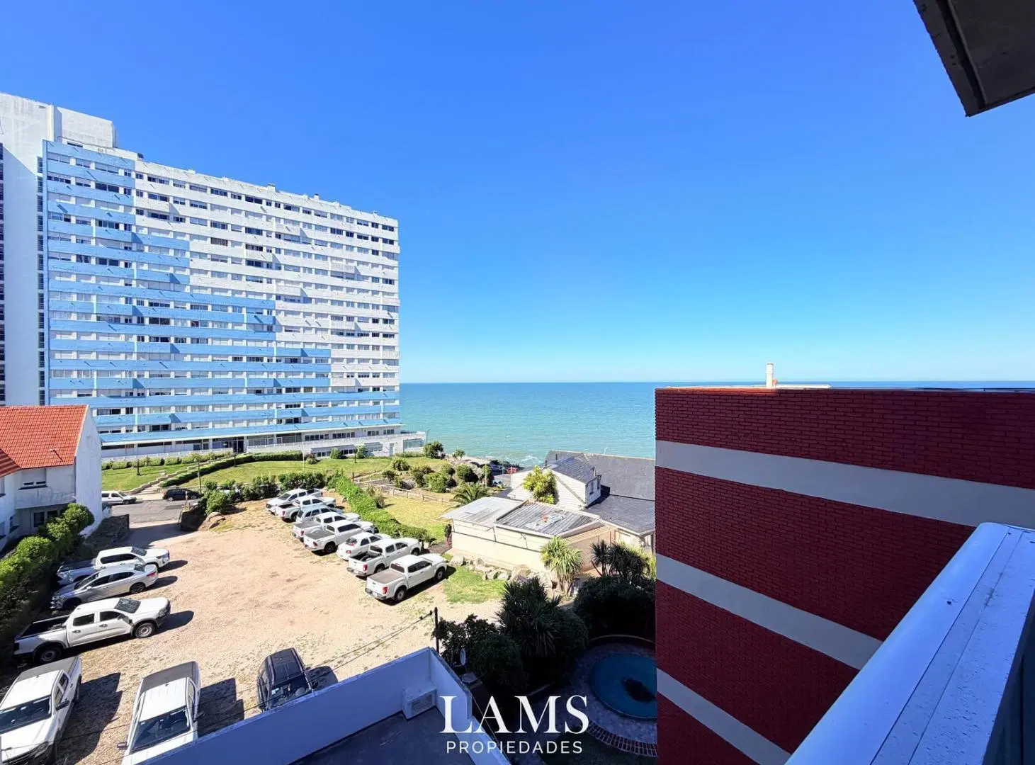 Alquiler permanente -  Departamento 3 amb con vista al mar - Playa Chica 2