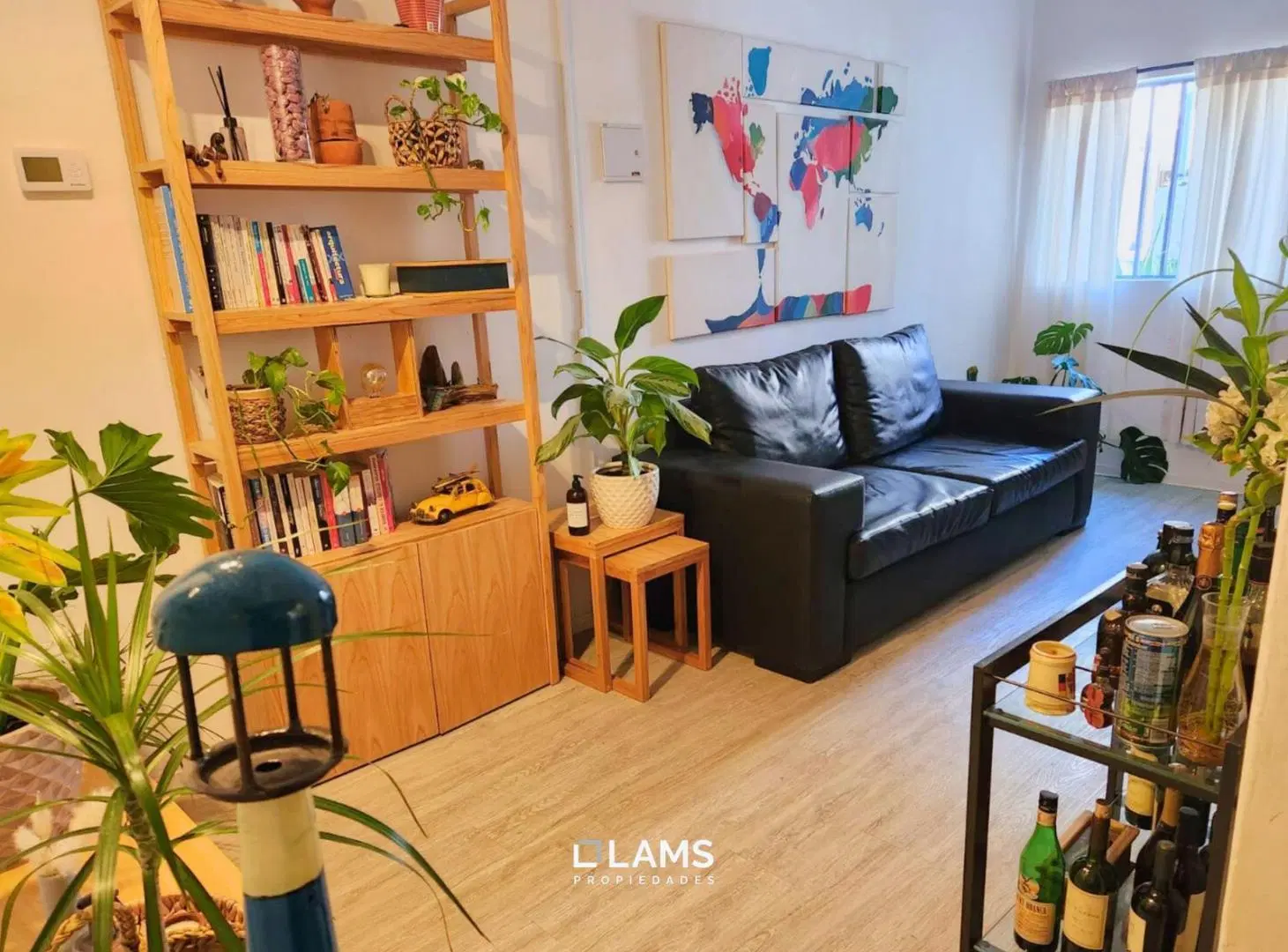 Local con departamento en PH a la Venta en calle comercial Olavarria 5