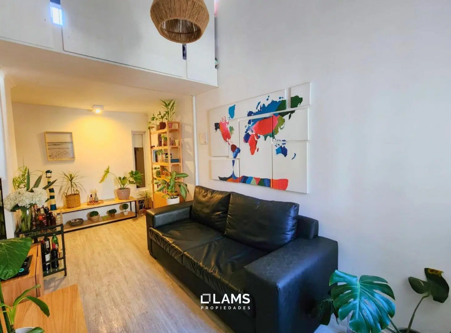 Local con departamento en PH a la Venta en calle comercial Olavarria 4