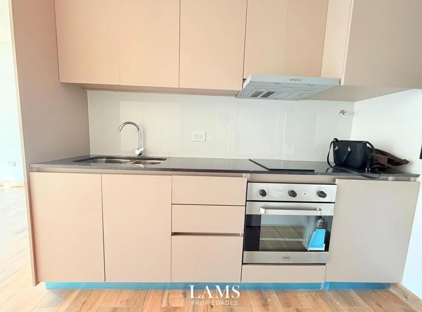 Venta - Departamentos 1 y 2 ambientes - Zona Aldrey 5