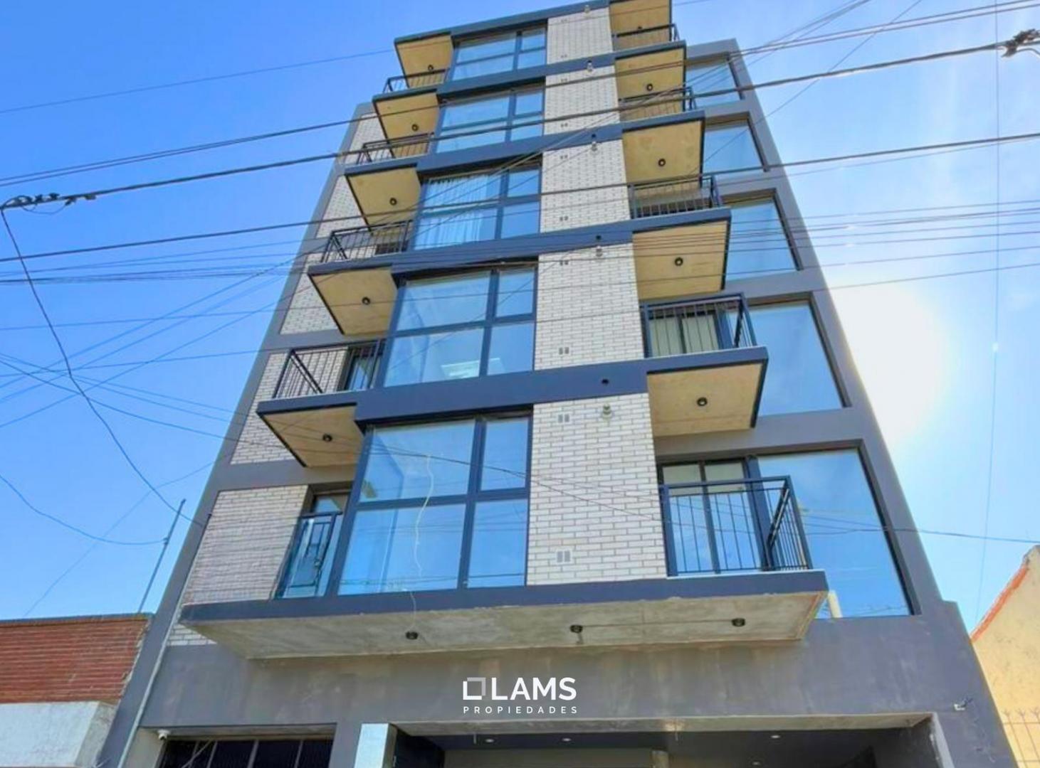 Foto de Alquiler permanente - Departamento 2 ambientes al frente - Zona San José, imagen 3