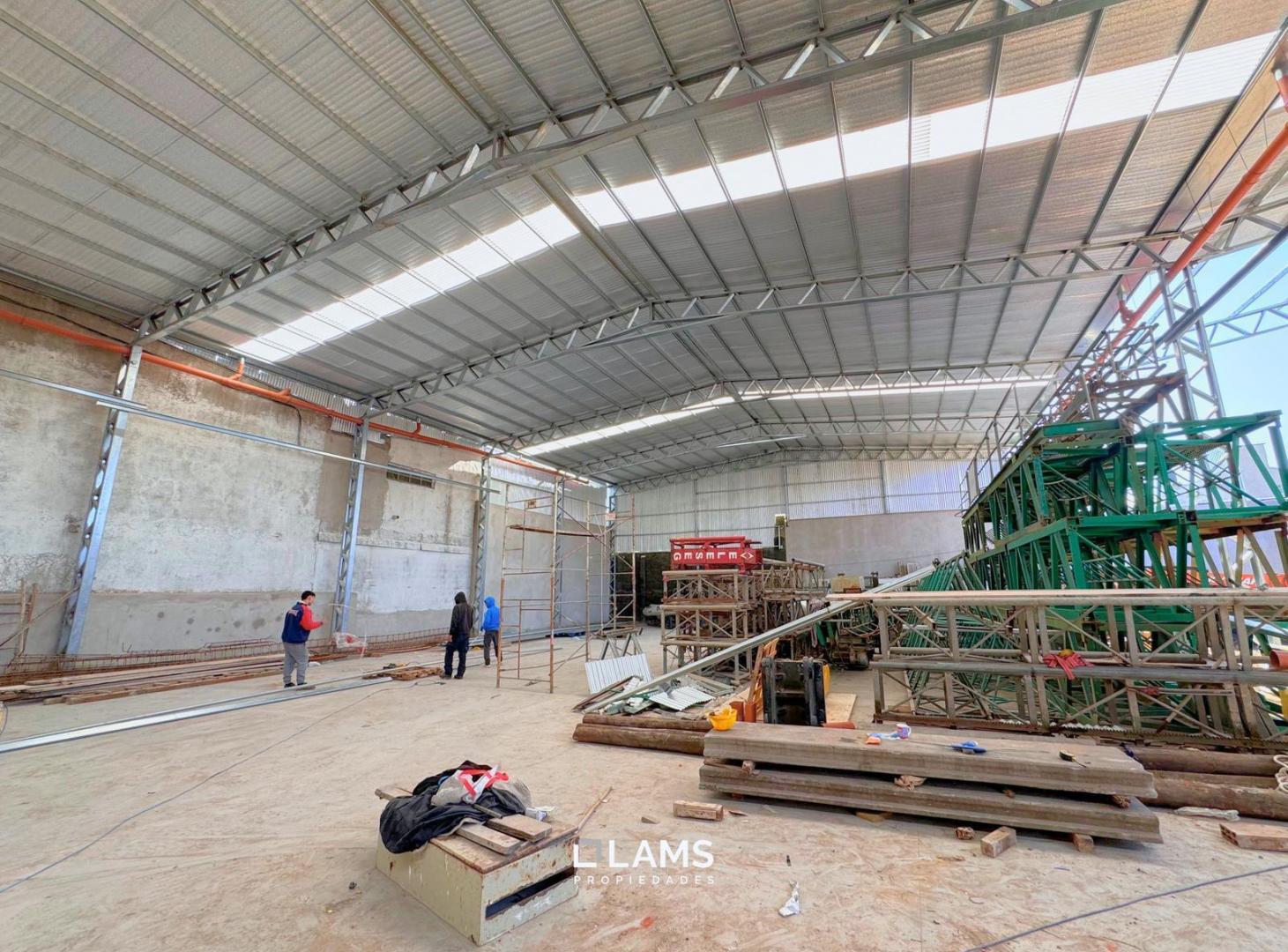 Foto de Galpón/Nave 766m2 en alquiler - Barrio Los Andes - Champagnat - Mar del, imagen 1