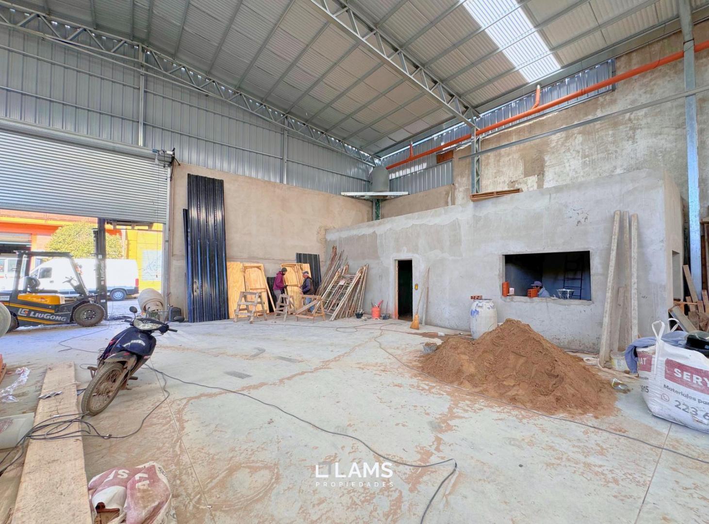 Foto de Galpón/Nave 766m2 en alquiler - Barrio Los Andes - Champagnat - Mar del, imagen 4