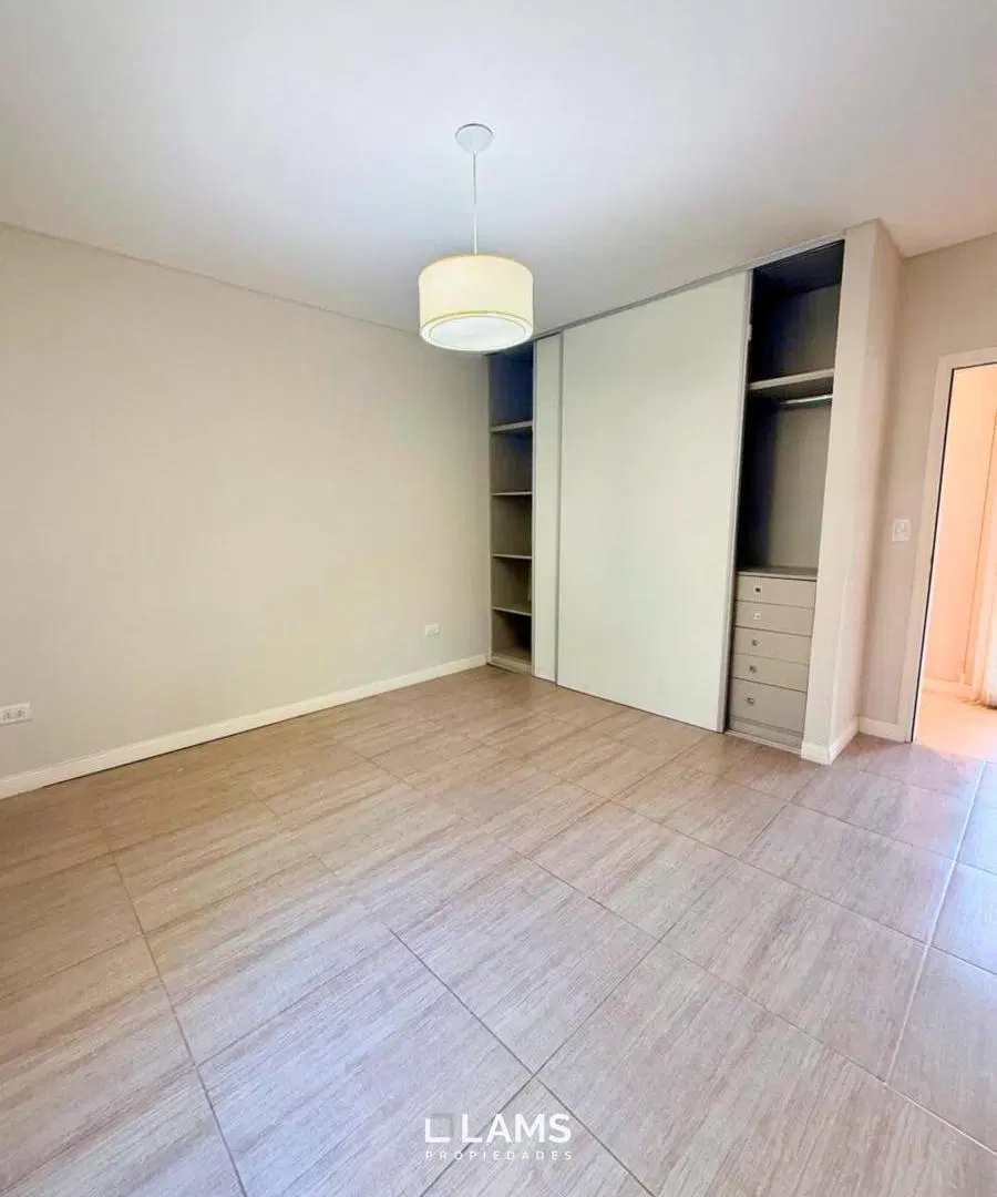 Alquiler - Casa 6 ambientes - Barrio Privado Rumenco 3
