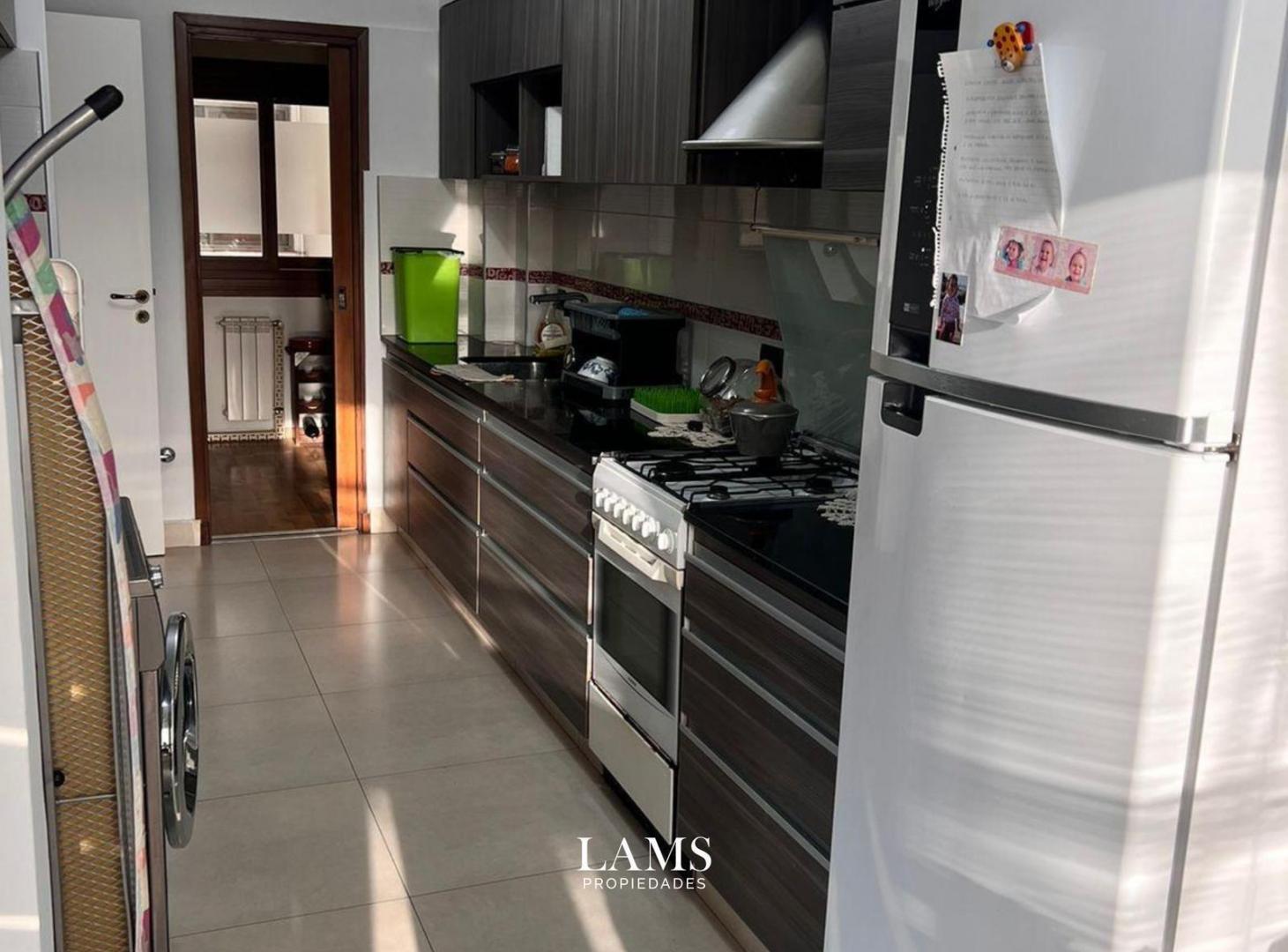 Foto de Semipiso 4 ambientes en La Perla - VENTA, imagen 3