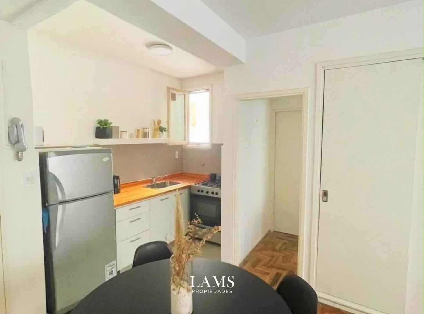 Foto de Alquiler - Departamento 2 ambientes - Zona Plaza Colón, imagen 1