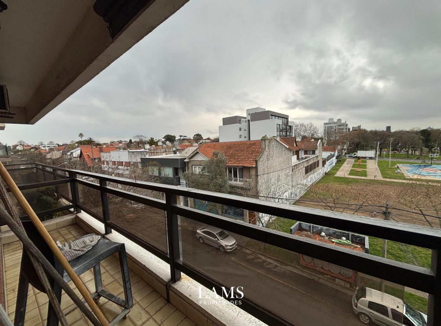 Foto de Alquiler permanente - Departamento 3 ambientes con balcón - Chauvín, imagen 2