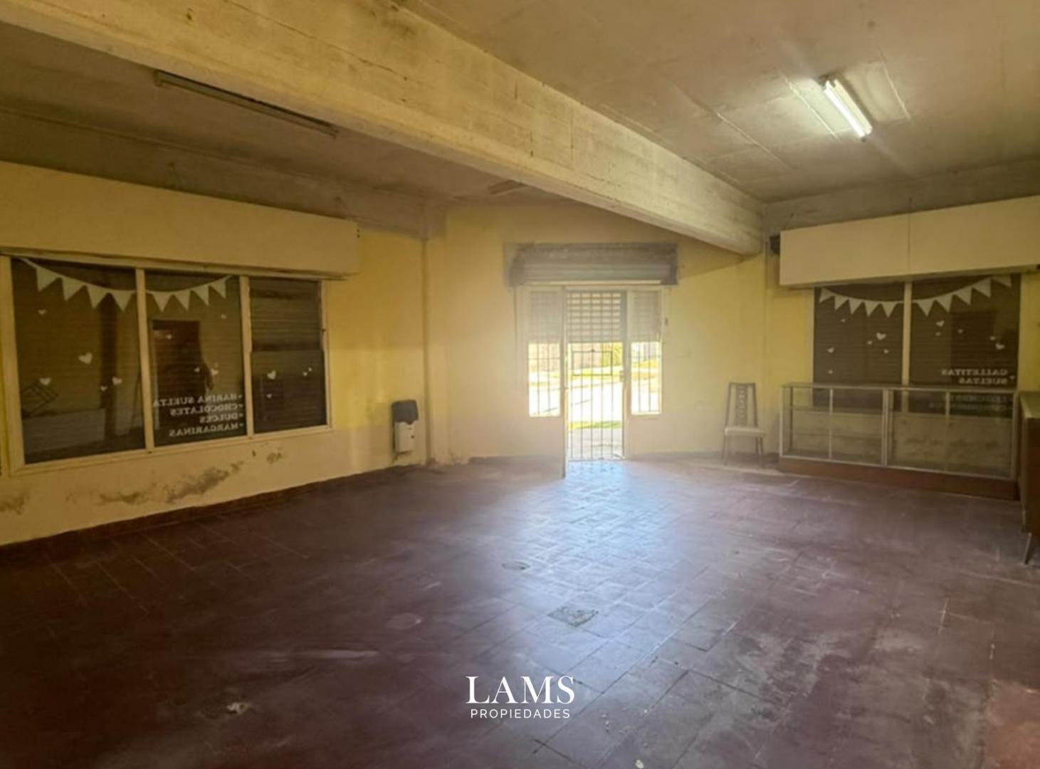 Foto de CASA CON LOCAL COMERCIAL – VENTA - Barrio Florencio Sánchez, imagen 1