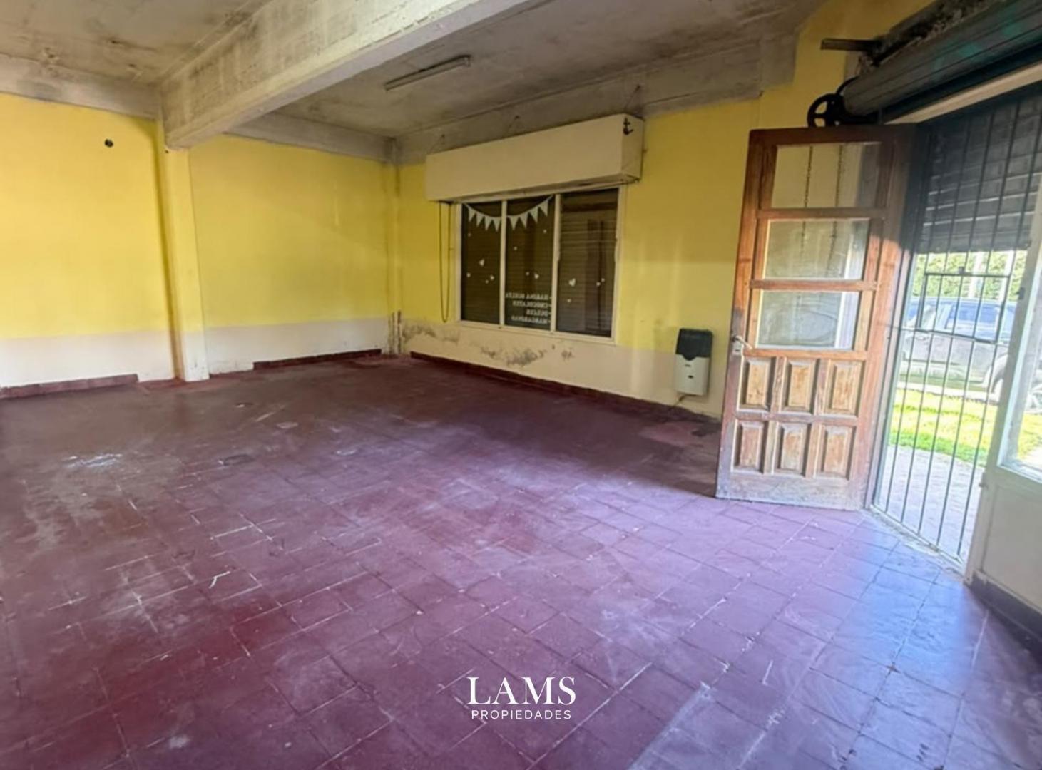 Foto de CASA CON LOCAL COMERCIAL – VENTA - Barrio Florencio Sánchez, imagen 3