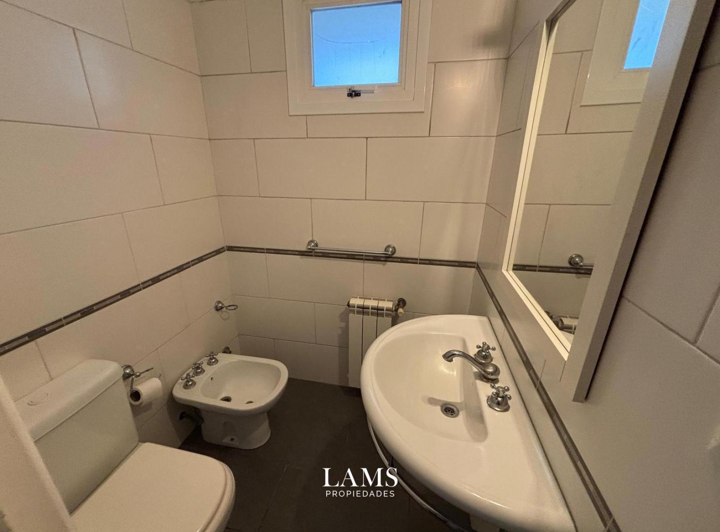 Foto de Casa EN VENTA - Barrio San Carlos, imagen 2