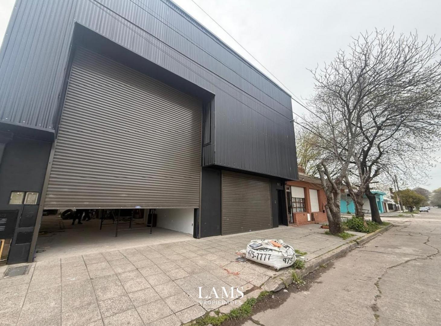 Foto de VENTA - Galpón Local Departamento - Zona Villa Primera, imagen 1