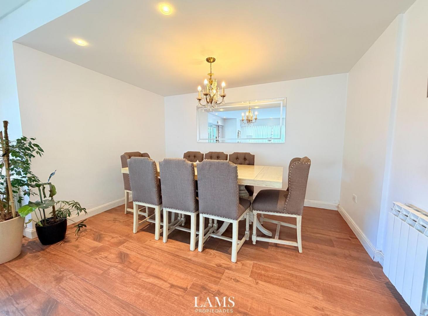 Foto de Venta - PH 4 ambientes con amplio parque y piscina - Barrio San Carlos, imagen 4