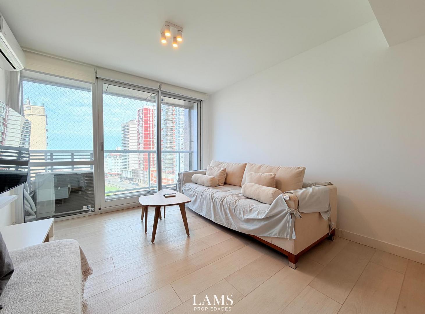Foto de Venta - departamento de 3 ambientes con vista al mar - Zona La Perla, imagen 1