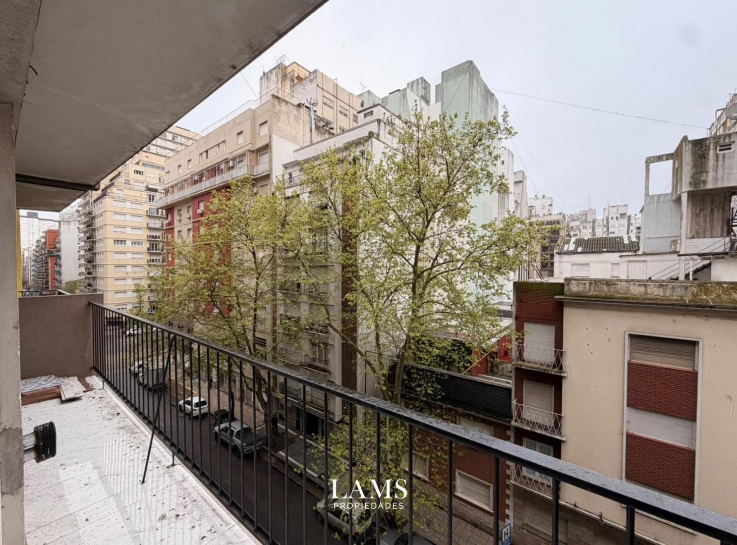 Foto de Venta - Departamento 2 ambientes reciclado con balcón corrido - Zona, imagen 4