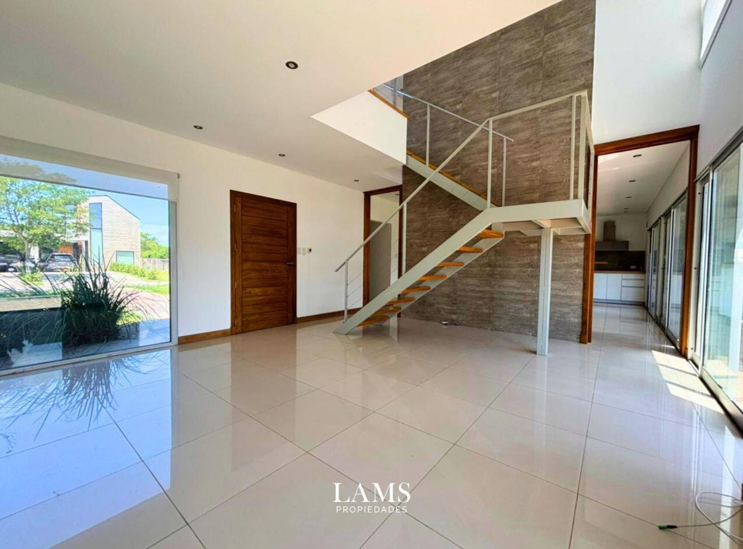 Foto de Alquiler - Casa 5 Ambientes Con Pileta - Arenas Del Sur, imagen 2
