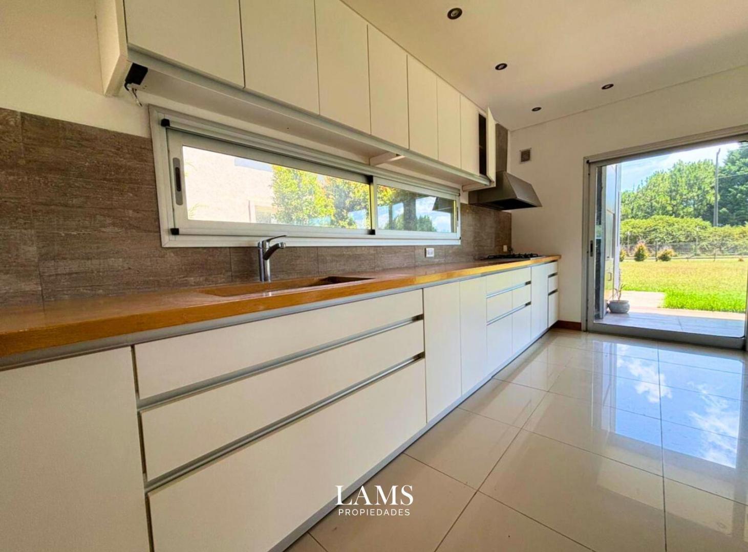Foto de Alquiler - Casa 5 Ambientes Con Pileta - Arenas Del Sur, imagen 4