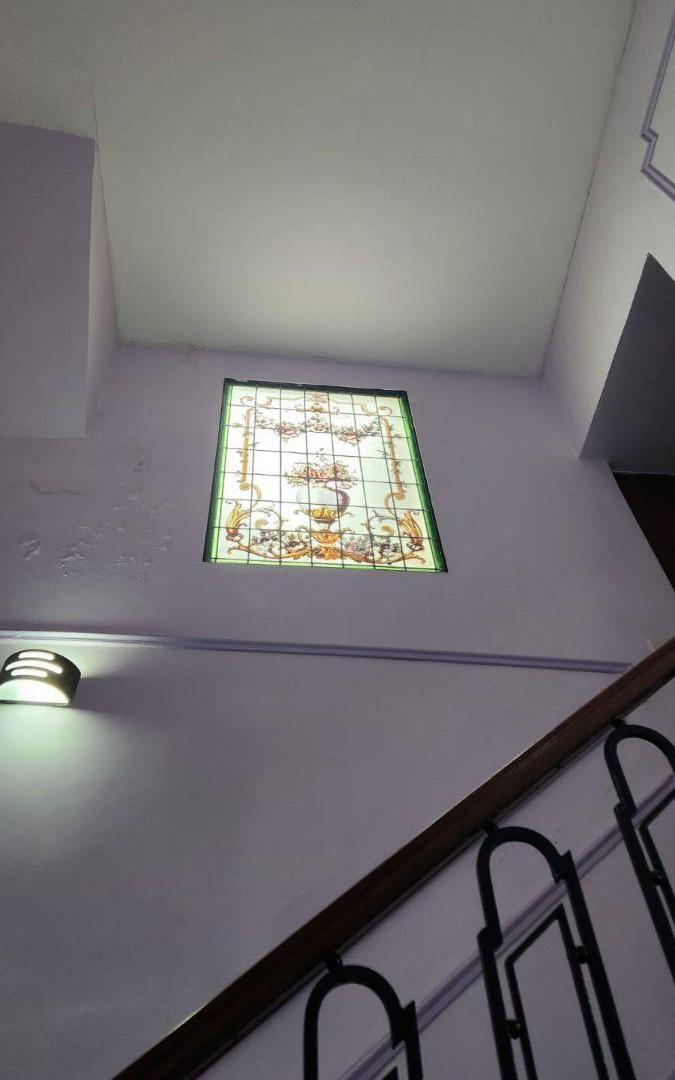 Foto de 4 amb al frente con balcón - Estilo Francés - 1er piso x escalera, imagen 3