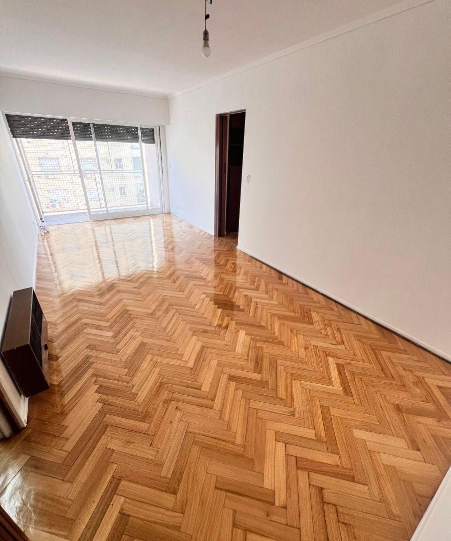 Departamento de 3 Dorm. con Balcón a Una Cuadra del Subte.