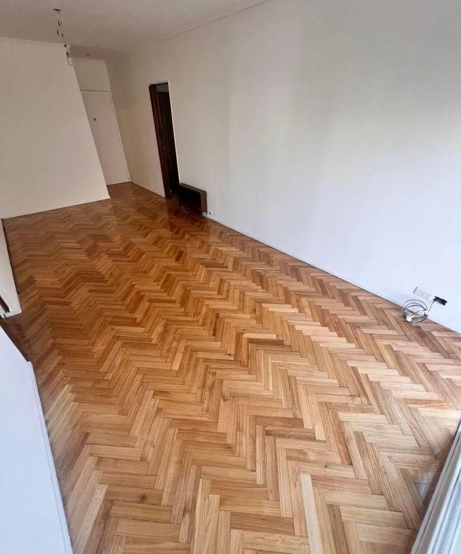 Departamento de 3 Dorm. con Balcón a Una Cuadra del Subte. 2