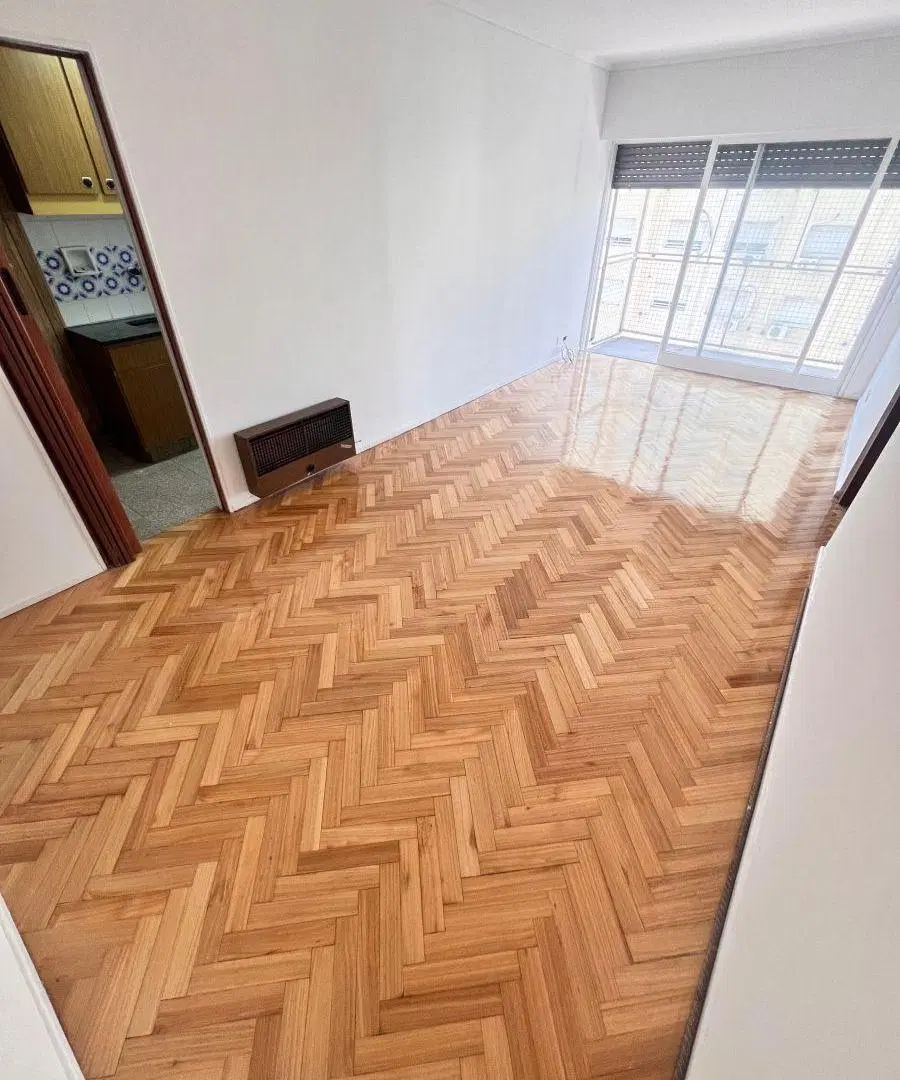 Departamento de 3 dorm con balcón a una cuadra del subte 5