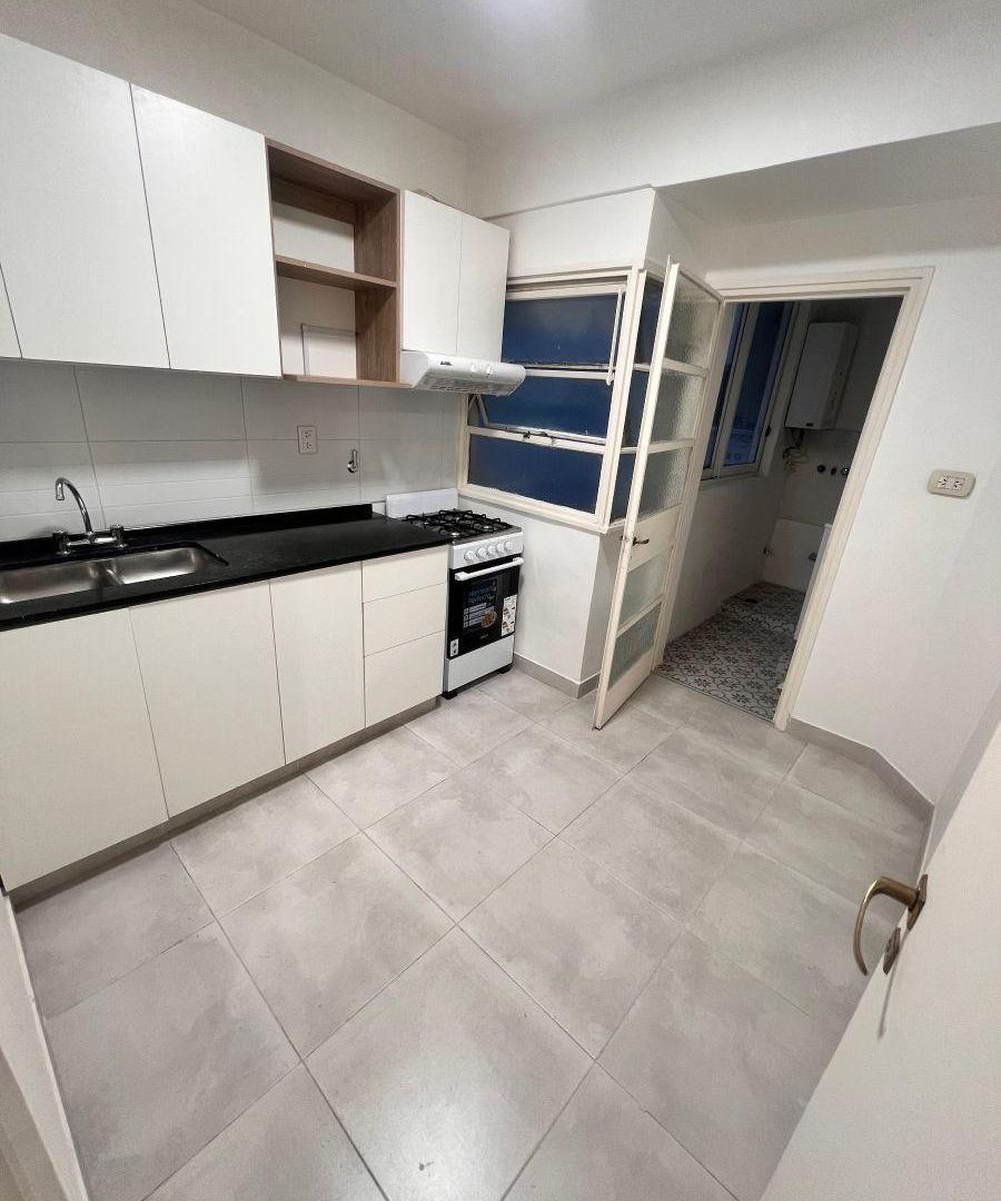 Foto de Semipiso reciclado de 2 dormitorios con balcón aterrazado, imagen 2