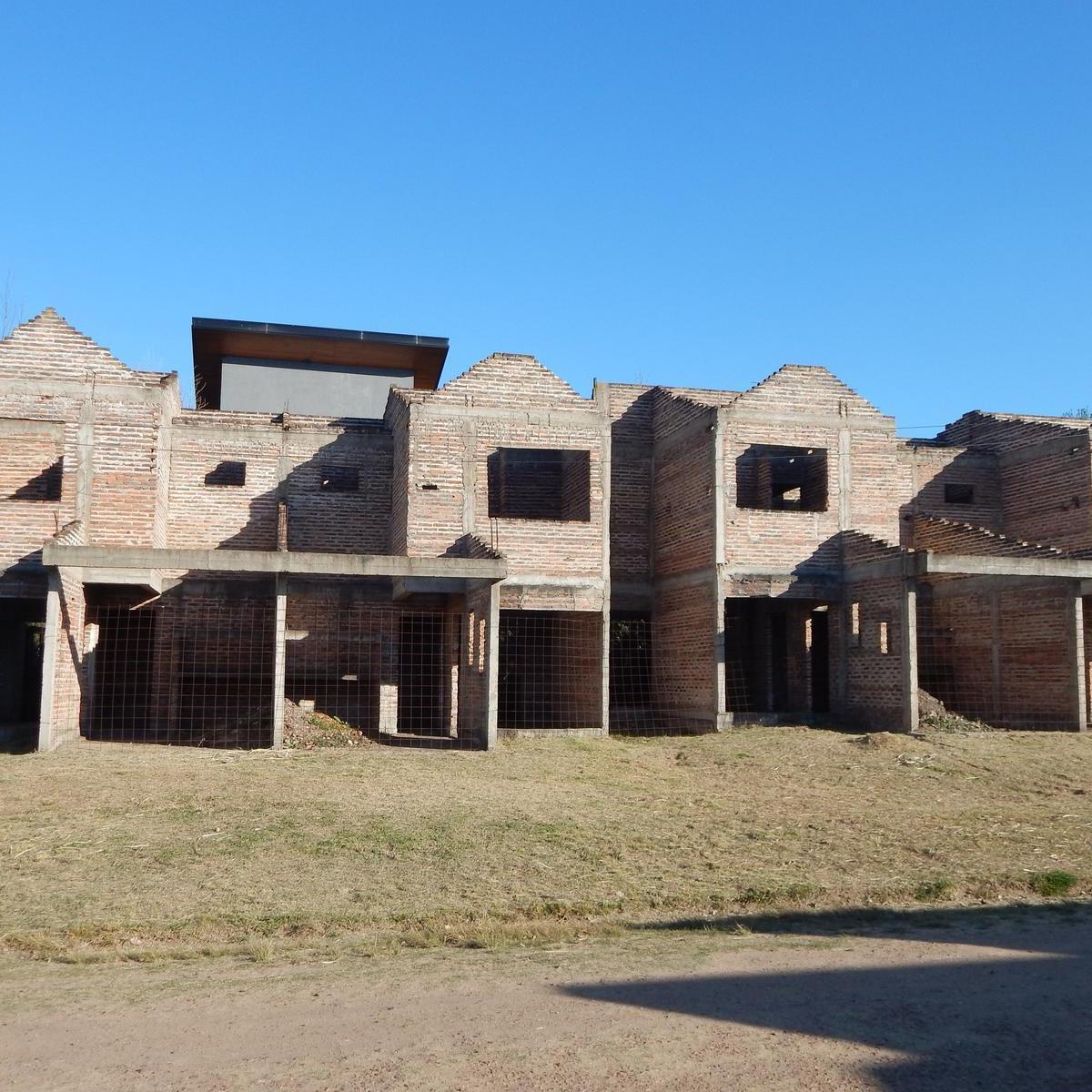 Foto de Construccion de 4 departamentos. Excelente esquina. Gran oportunidad, imagen 2