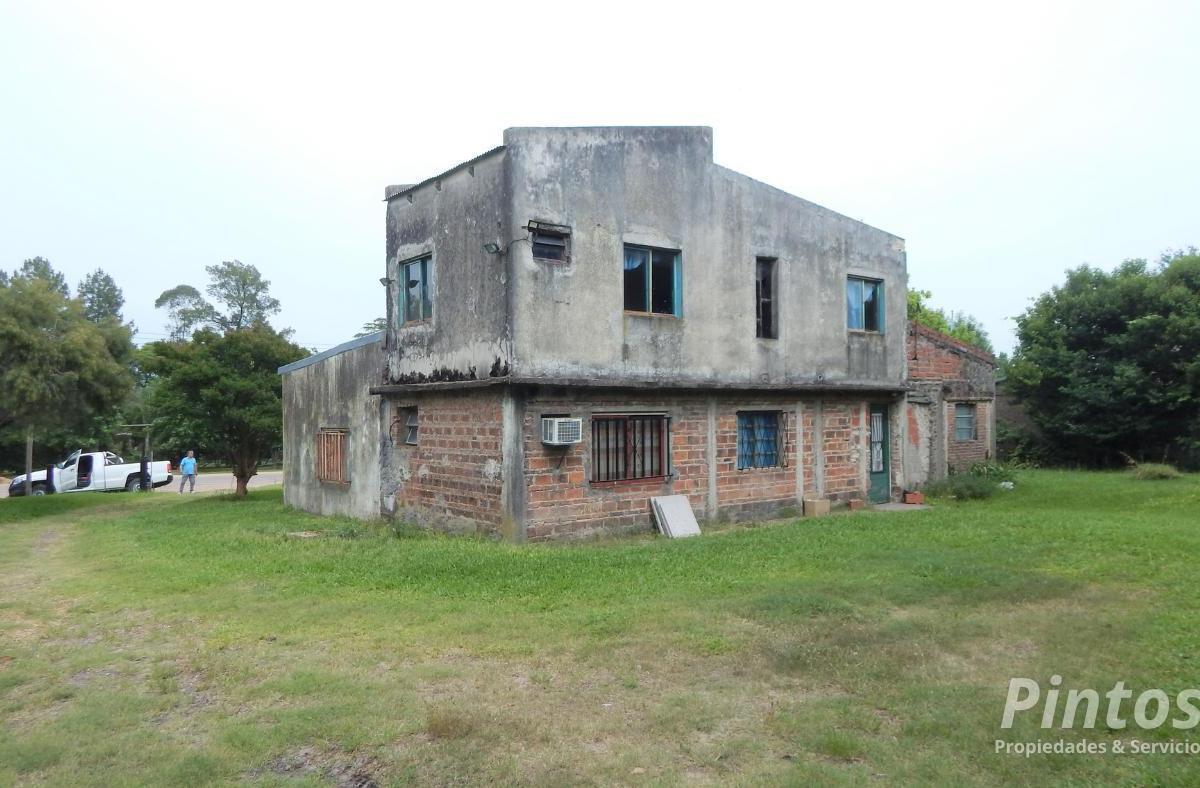Extenso lote con Casona a reciclar sobre Ruta 26. Oportunidad. SAN JOSE.