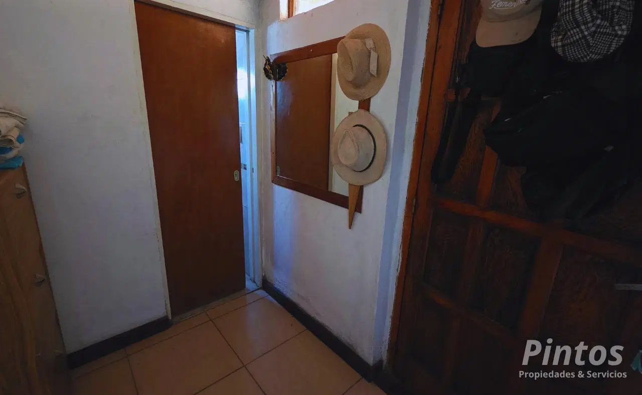 Casa a solo media cuadra de Acceso a Pueblo Liebig. Gran oportunidad. 1