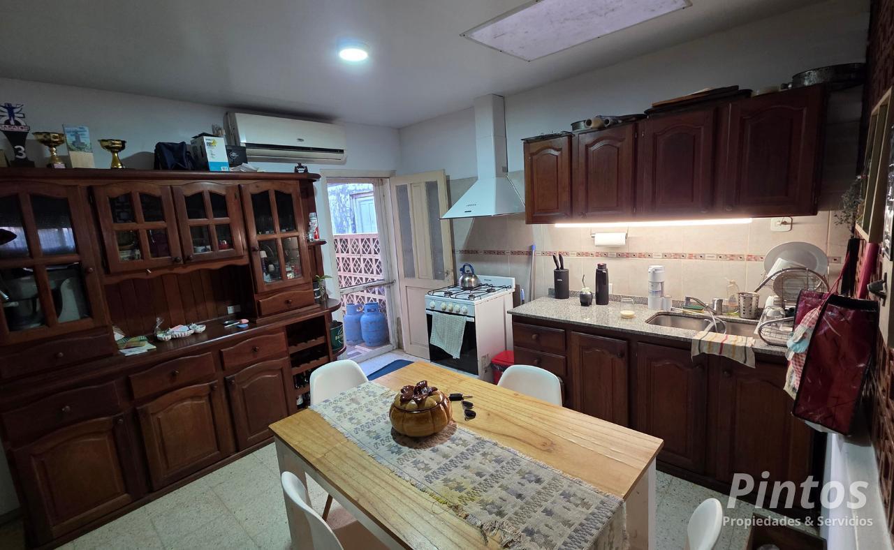 Foto de Casa sobre calle 17 de Mayo (asfaltada). Extenso lote. Excelente ubicación., imagen 3