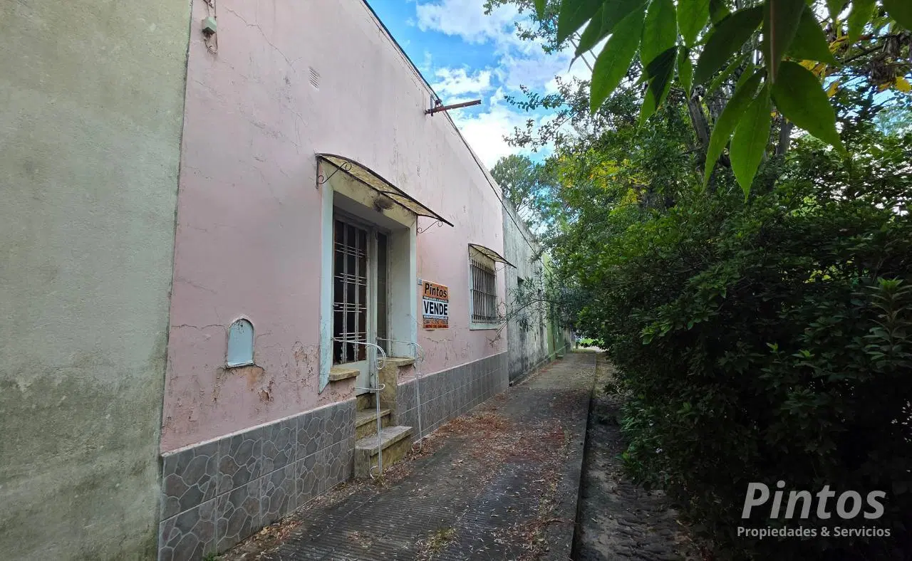 Casona antigua a reciclar en Pueblo Liebig. 2