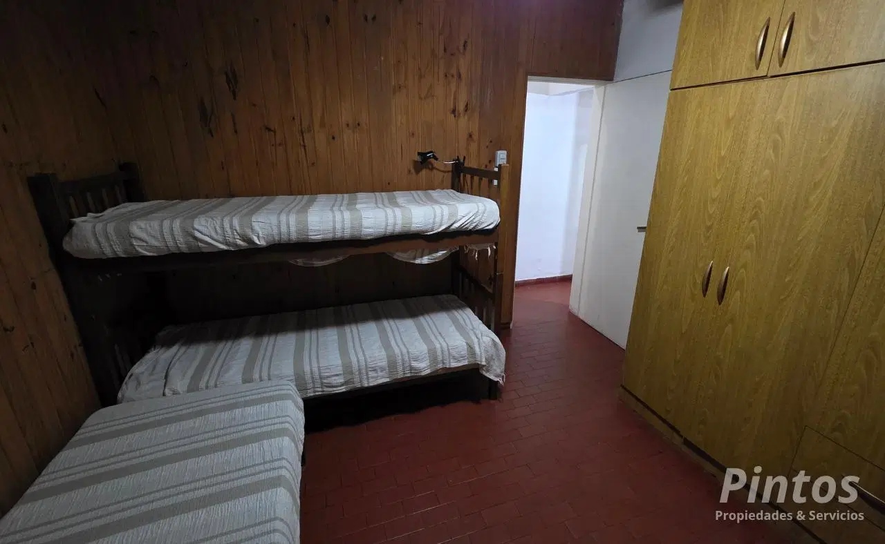 Casa céntrica con salida a dos calles, sobre San Martín. SAN JOSE. 2