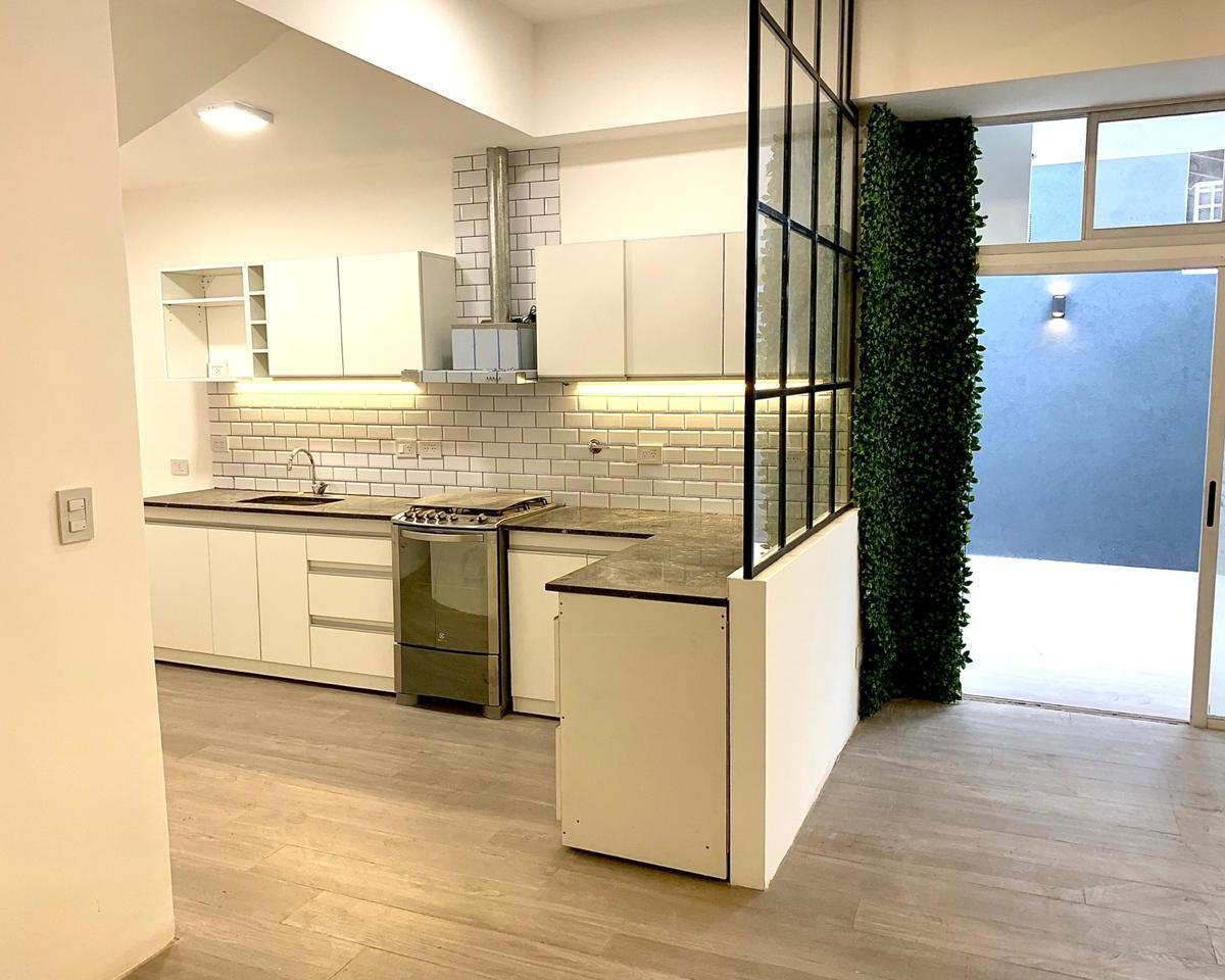 Tipo Casa 3 Ambientes Al Frente en Planta Baja Mataderos 2