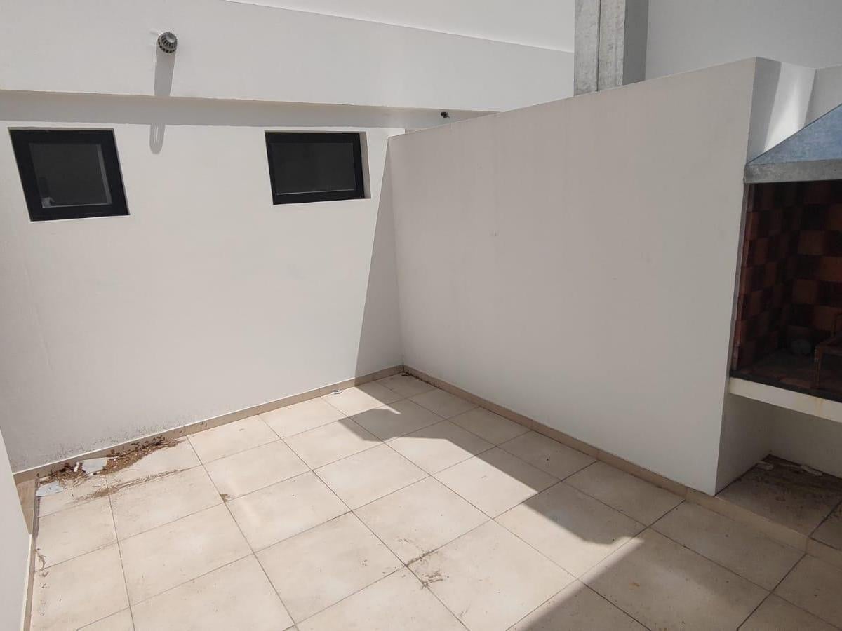Foto de Tipo Casa 3 Ambientes Entrada indep. a Estrenar dos Baños, Patio y, imagen 2