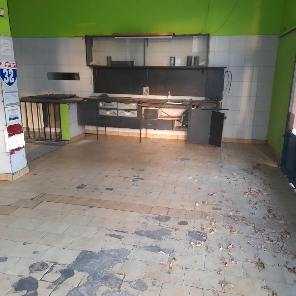 Local Comercial en Esquina en Excelente Zona