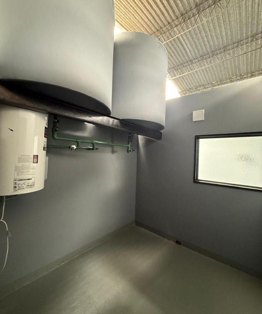 Foto de Galpon en Lote Propio de 8,66 x 30mts Completamente Refaccionado a, imagen 2