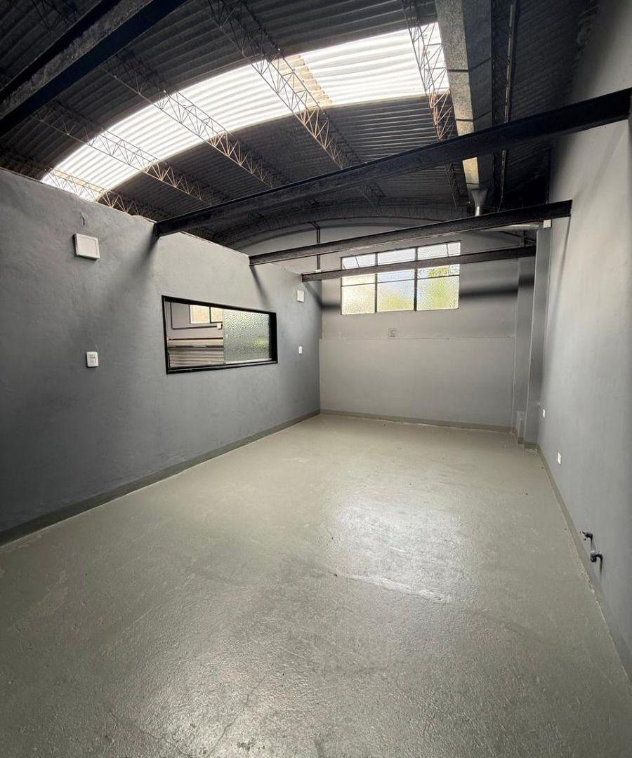 Foto de Galpon en Lote Propio de 8,66 x 30mts Completamente Refaccionado a, imagen 3