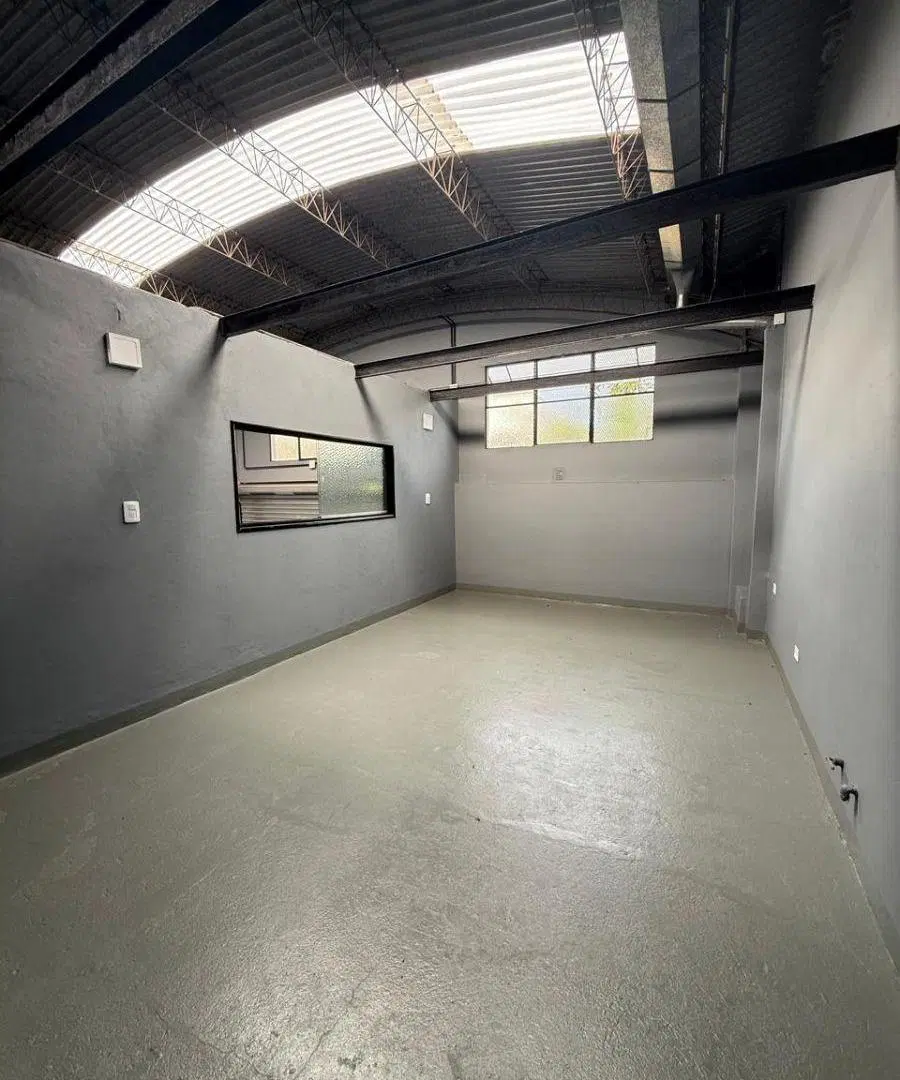 Galpon en Lote Propio de 8,66 x 30mts Completamente Refaccionado a Nuevo Entrada de Camion 2