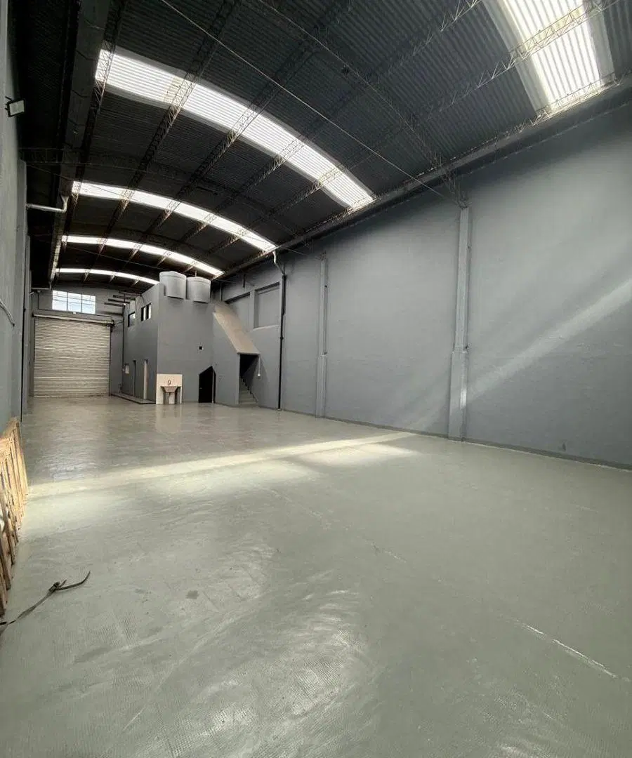 Galpon en Lote Propio de 8,66 x 30mts Completamente Refaccionado a Nuevo Entrada de Camion 5