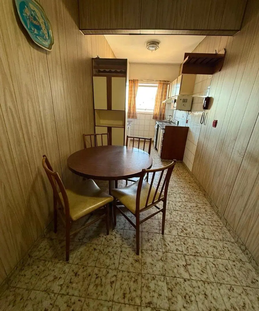 Departamento de 4 Ambiente en Edificio al Frente con dos Cocheras Cubiertas Fijas y Baulera 4