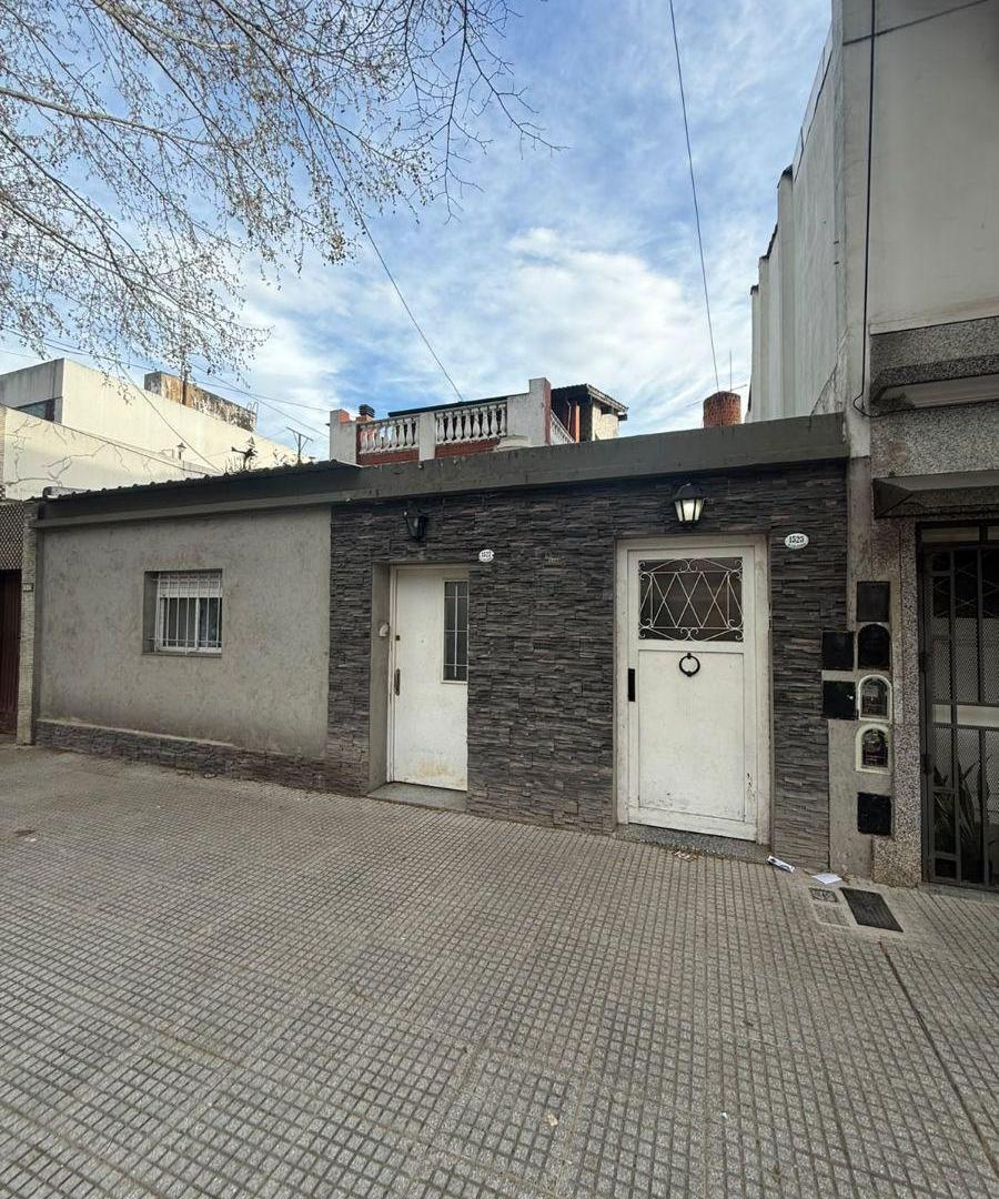 Foto de Departamento Tipo Casa en Primer Piso de 3 Ambientes con Fondo, Quincho, imagen 5