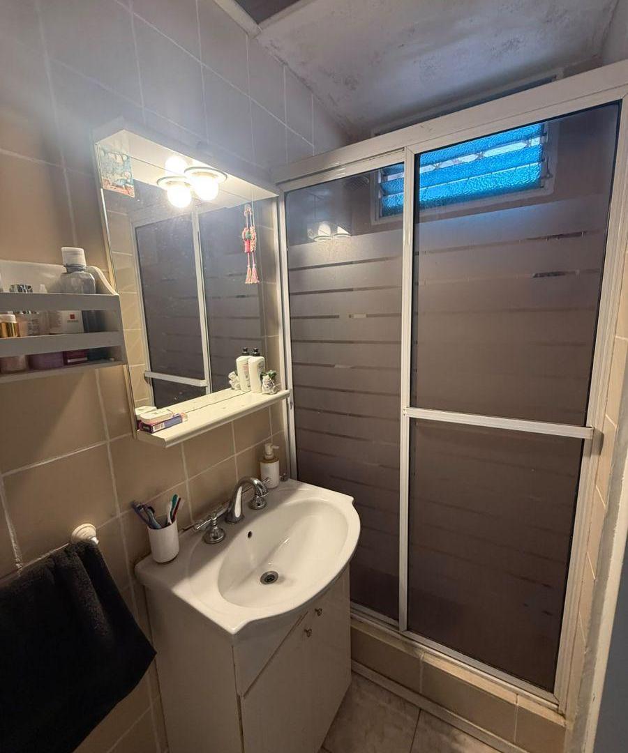 Foto de Departamento Tipo Casa en Primer Piso de 3 Ambientes con Fondo, Quincho, imagen 2